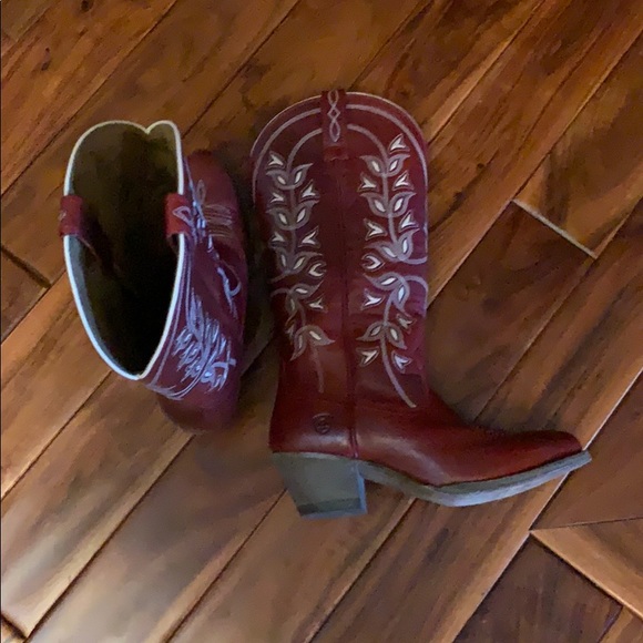 Boots - Picture 3 of 3